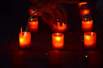Одесситы зажгли "Свечу памяти"