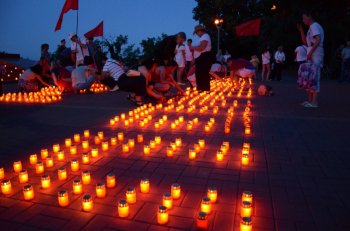 Одесситы зажгли "Свечу памяти"