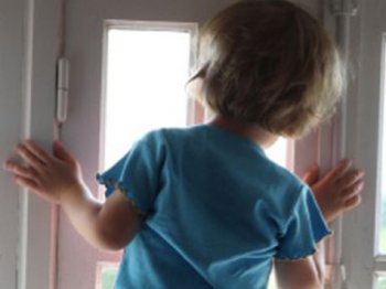 В Одессе с балкона упал 6-летний ребенок