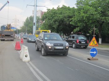 Из-за ремонтируемой канализации на Люстдорфской дороге гигантские пробки (фото)