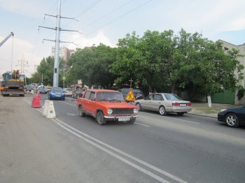 Из-за ремонтируемой канализации на Люстдорфской дороге гигантские пробки (фото)