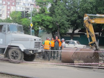 Из-за ремонтируемой канализации на Люстдорфской дороге гигантские пробки (фото)
