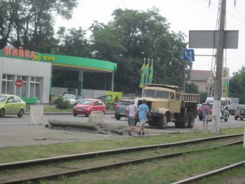 Из-за ремонтируемой канализации на Люстдорфской дороге гигантские пробки (фото)