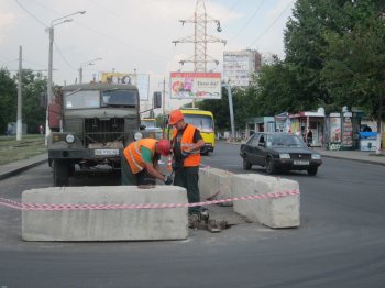 Из-за ремонтируемой канализации на Люстдорфской дороге гигантские пробки (фото)