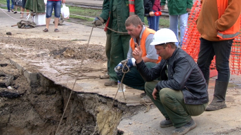 На Люстдорфской дороге образовалась пропасть