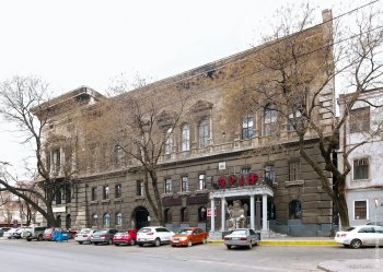 Жизнь в долг