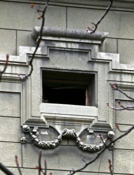 Жизнь в долг