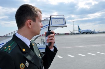 Пограничники рассекретили 6-х молдаван, пытавшихся вылететь из Украины по поддельным паспортам