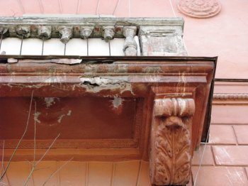 Падающие балконы угрожают одесситам