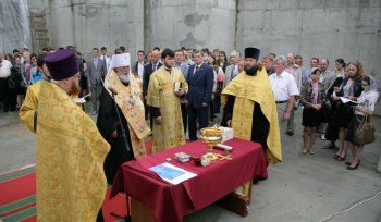 В Одессе заложили памятную капсулу в фундамент будущего храма церковно-приходской школы
