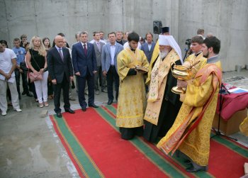 В Одессе заложили памятную капсулу в фундамент будущего храма церковно-приходской школы
