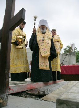 В Одессе заложили памятную капсулу в фундамент будущего храма церковно-приходской школы