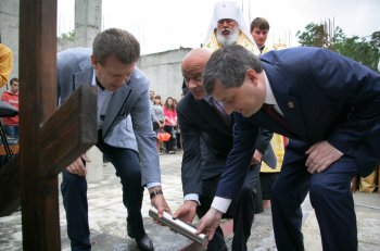 В Одессе заложили памятную капсулу в фундамент будущего храма церковно-приходской школы
