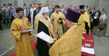 В Одессе заложили памятную капсулу в фундамент будущего храма церковно-приходской школы