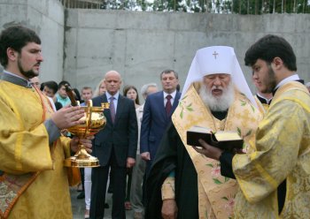 В Одессе заложили памятную капсулу в фундамент будущего храма церковно-приходской школы