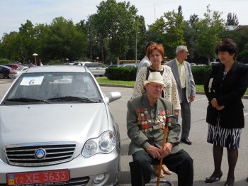 25 ветеранов Великой Отечественной войны и люди социально незащищённых категорий получили  ключи от автомобилей