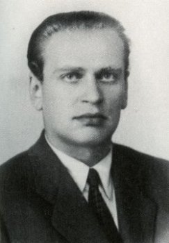 Изменник-неудачник. Ему покровительствовали Хрущев и Устинов, а он предпочел сбежать в США