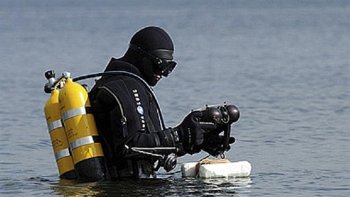 Одесские оперативники Миндоходов выловили из лимана почти 40 тысяч пачек сигарет