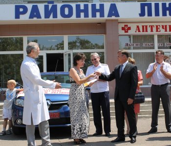 Коллектив прокуратуры Южного региона подарил райбольнице автомобиль