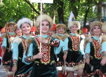 В Одессе прошел грандиозный парад мажореток
