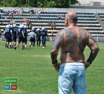 Одессу посетил киевский «бандит» со странным сочетанием татуировок (фото)