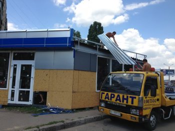 В Суворовском районе демонтировали огромный торговый павильон
