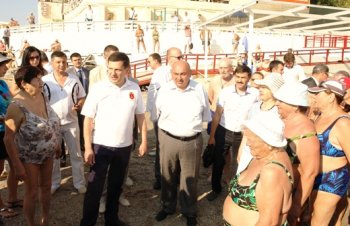 Сегодня в Аркадии согнали народ, чтобы с ним поговорил Костусев