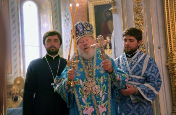 Митрополит Владимир возглавил праздничную литургию в Свято-Успенском кафедральном соборе Одессы (фото)