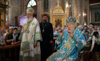 Митрополит Владимир возглавил праздничную литургию в Свято-Успенском кафедральном соборе Одессы (фото)