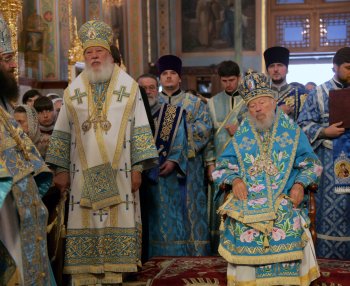 Митрополит Владимир возглавил праздничную литургию в Свято-Успенском кафедральном соборе Одессы (фото)