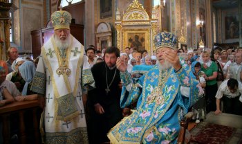 Митрополит Владимир возглавил праздничную литургию в Свято-Успенском кафедральном соборе Одессы (фото)