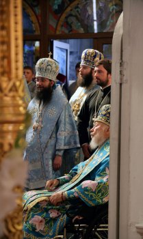 Митрополит Владимир возглавил праздничную литургию в Свято-Успенском кафедральном соборе Одессы (фото)