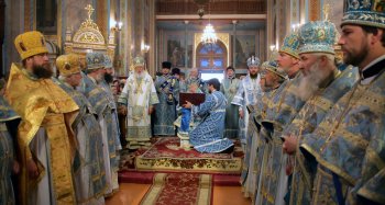Митрополит Владимир возглавил праздничную литургию в Свято-Успенском кафедральном соборе Одессы (фото)