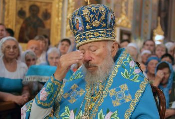 Митрополит Владимир возглавил праздничную литургию в Свято-Успенском кафедральном соборе Одессы (фото)