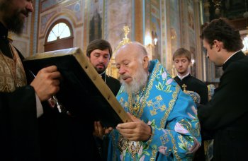 Митрополит Владимир возглавил праздничную литургию в Свято-Успенском кафедральном соборе Одессы (фото)
