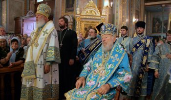 Митрополит Владимир возглавил праздничную литургию в Свято-Успенском кафедральном соборе Одессы (фото)