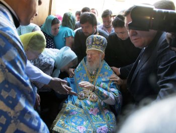 Митрополит Владимир возглавил праздничную литургию в Свято-Успенском кафедральном соборе Одессы (фото)