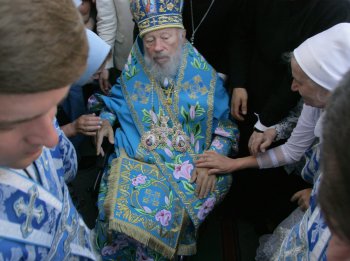Митрополит Владимир возглавил праздничную литургию в Свято-Успенском кафедральном соборе Одессы (фото)