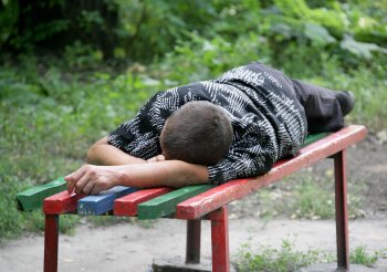 В Одессе придумали самые неудобные скамейки
