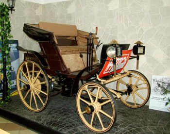 14 июля 1896 был продемонстрирован первый русский автомобиль