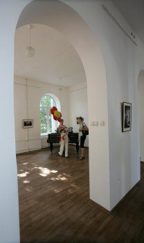 В монастыре открылась выставка Леси Чикарюк (фото)
