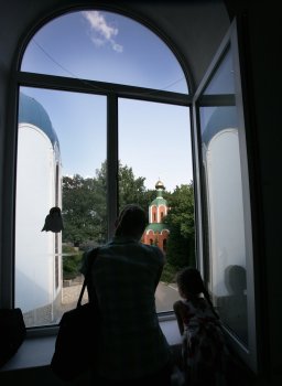 В монастыре открылась выставка Леси Чикарюк (фото)