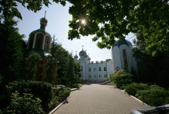 В монастыре открылась выставка Леси Чикарюк (фото)
