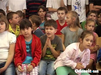 В школе №44 отметили Международный день защиты детей, несмотря на ураган