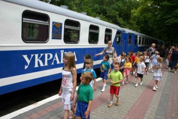 За полгода Одесская ж/д перевезла 270 тысяч детей