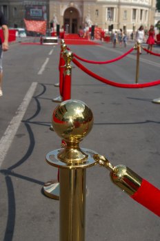 Красная дорожка кинофестиваля под угрозой срыва