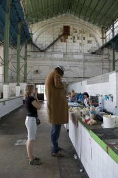 Прохожих в центре города охватит вечернее фото-«Безумие»