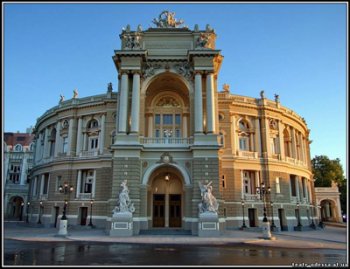 Одесский оперный зовет журналистов на экскурсию