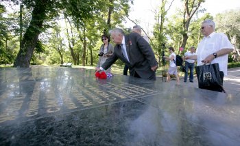 Сегодня на Аллее Cлавы чествовали героев Одессы