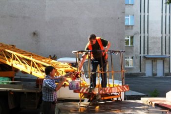 Одесские памятники продолжают чистить ко Дню города